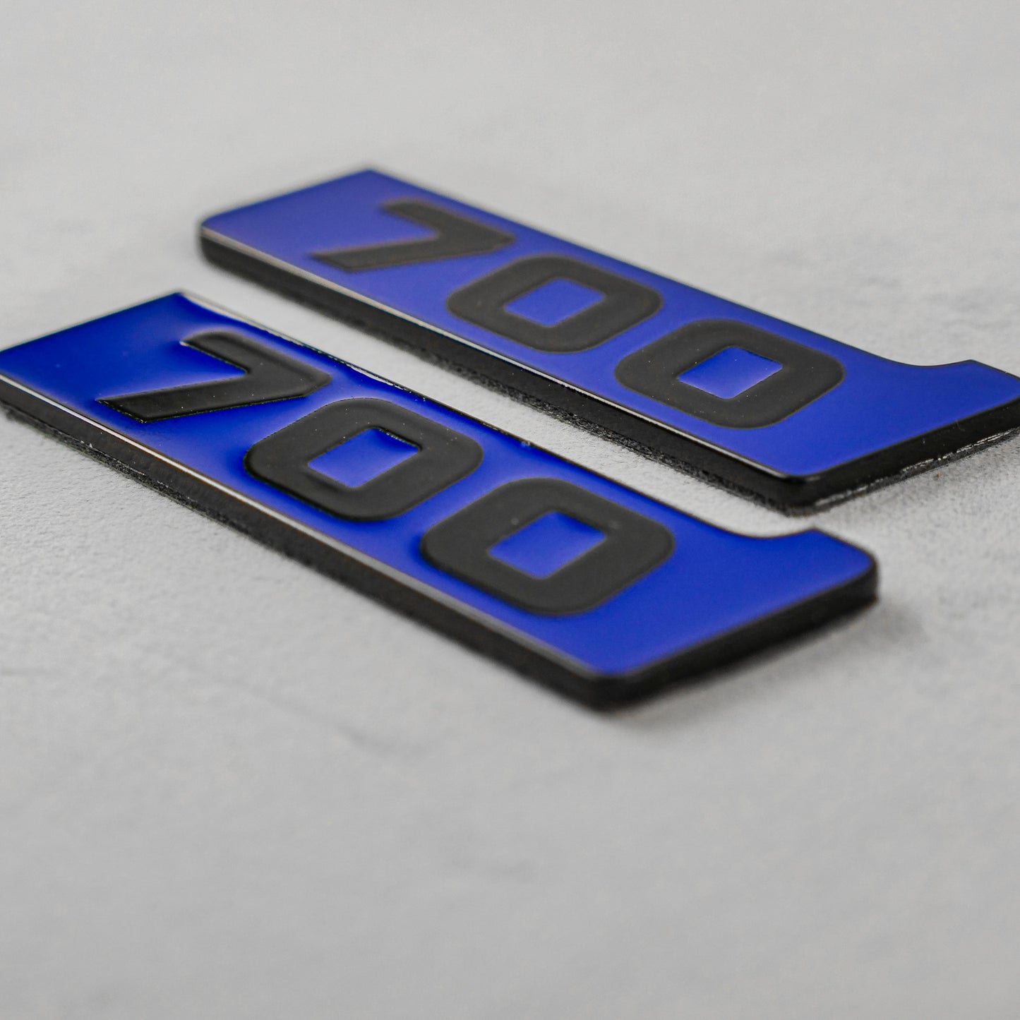 Brabus 700 Style Blue Metal Fender Emblem Logo Badge for Mercedes-Benz W463 G-Class