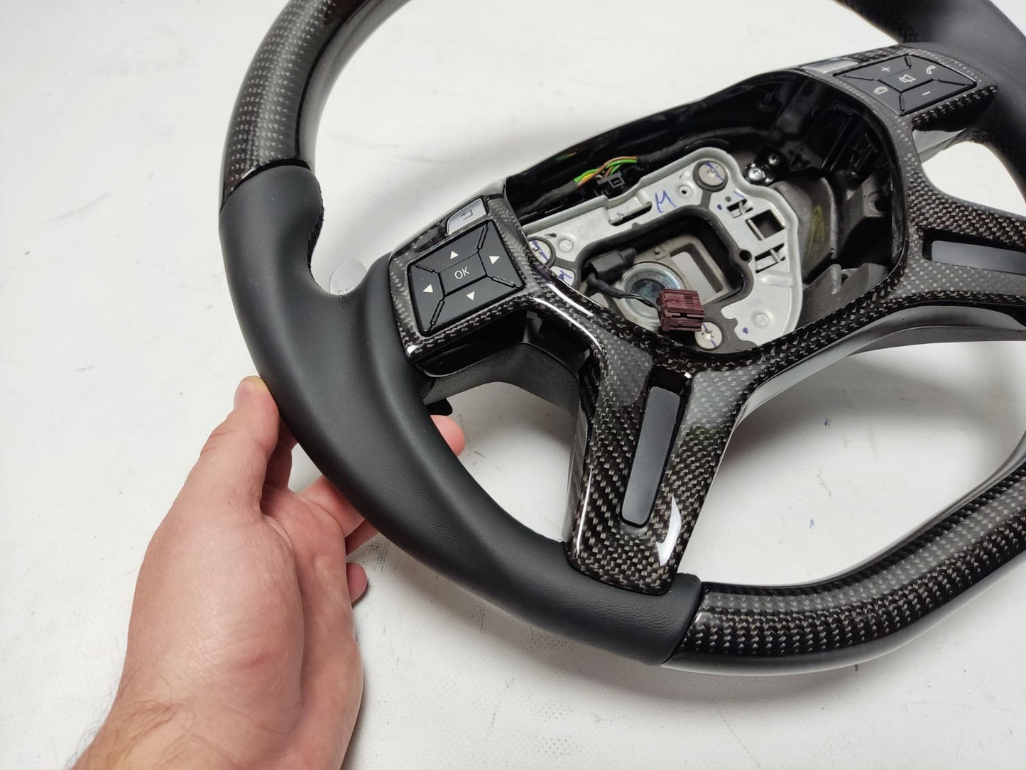 Mercedes-Benz G-Class E-Class GL ML W463 W166 W212 Steering Wheel Carbon Leather