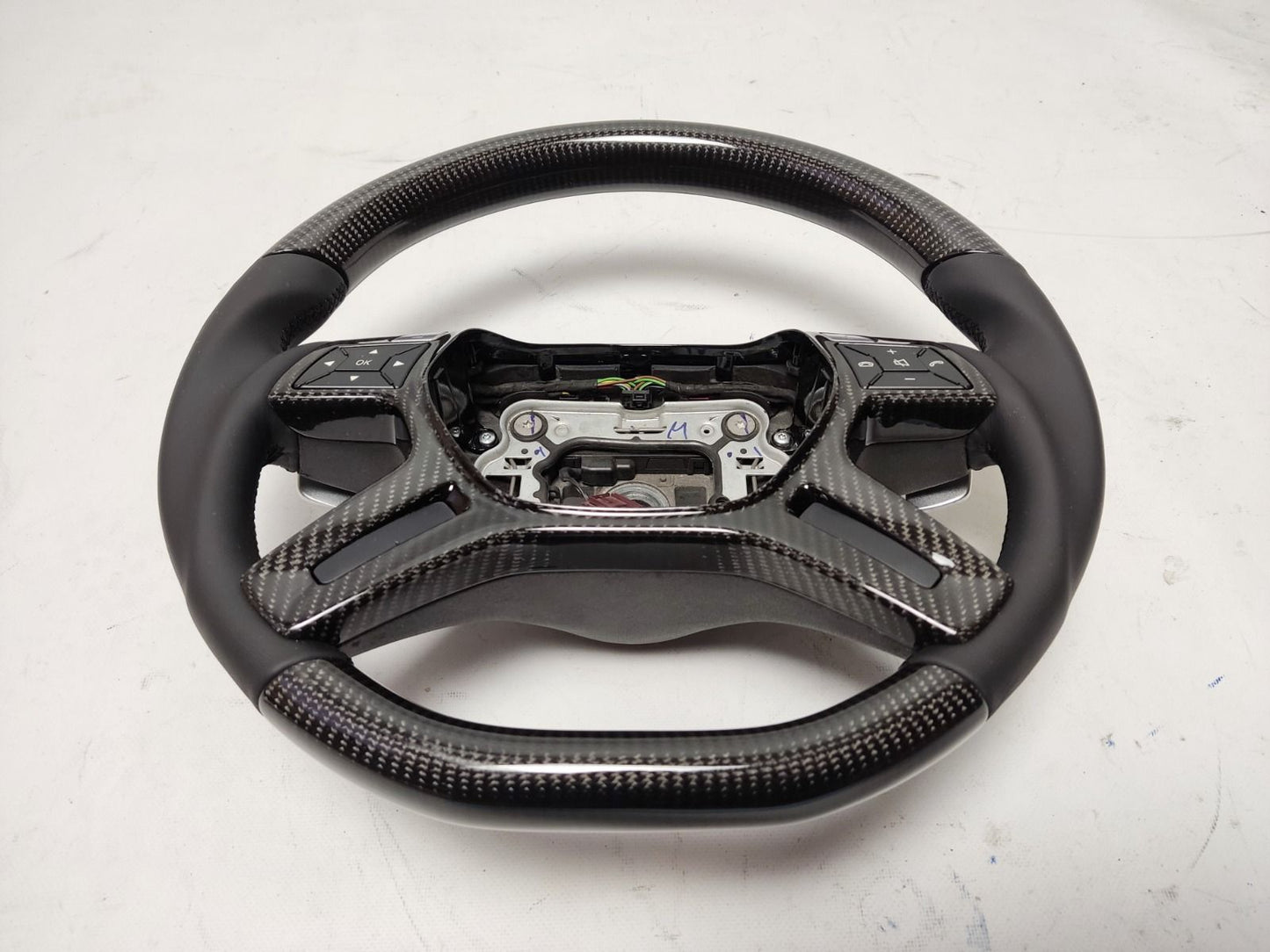 Mercedes-Benz G-Class E-Class GL ML W463 W166 W212 Steering Wheel Carbon Leather