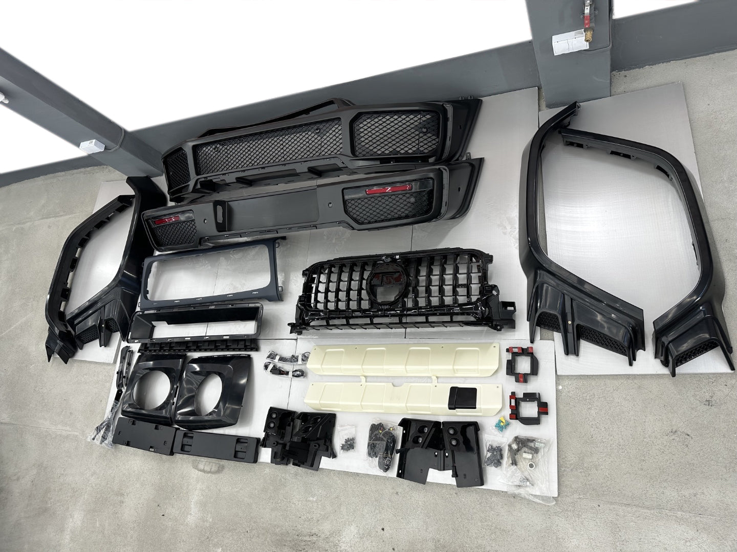Plastic Brabus Style Widestar Body Kit for Mercedes-Benz W463A G-Class