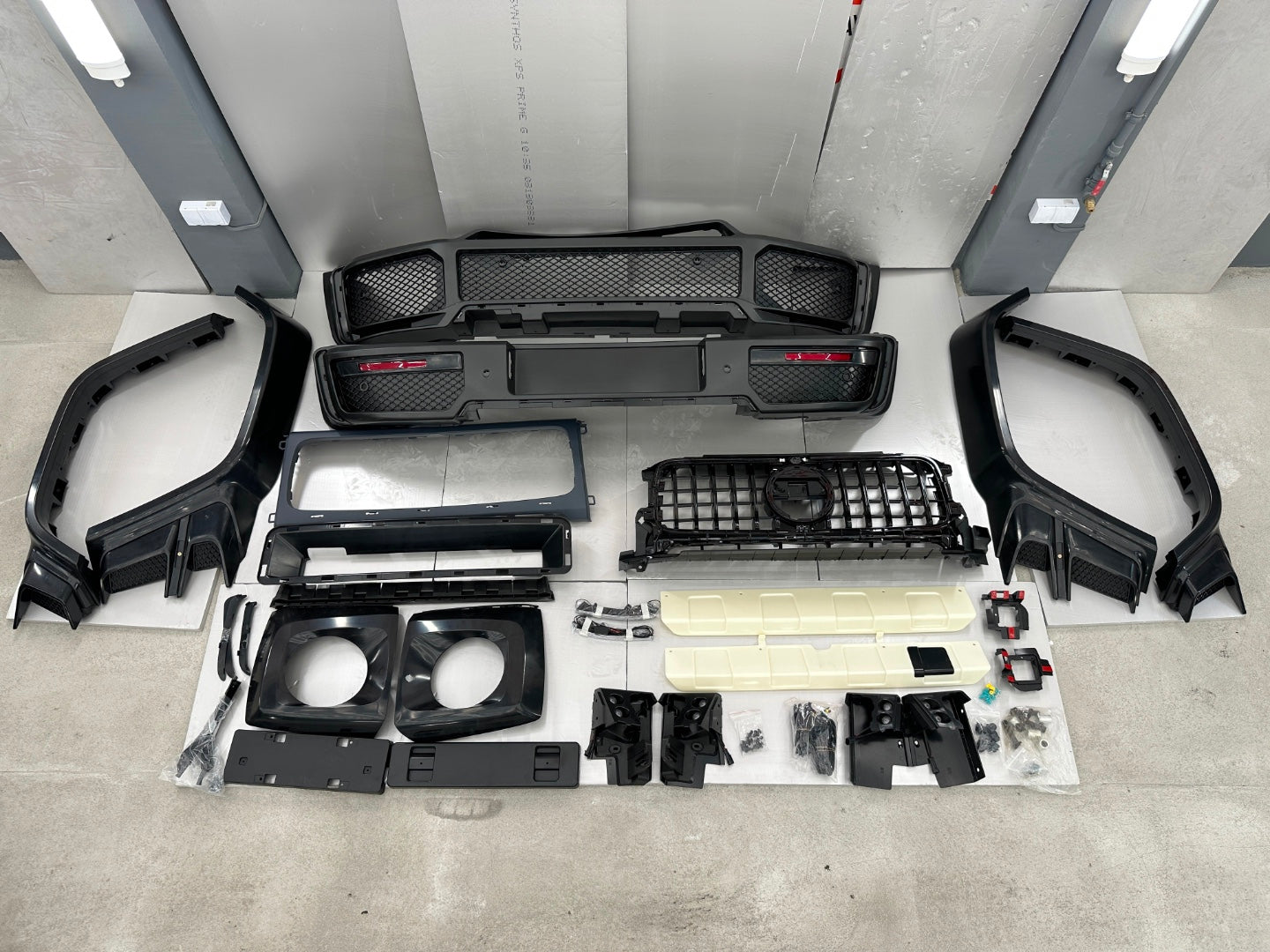 Plastic Brabus Style Widestar Body Kit for Mercedes-Benz W463A G-Class