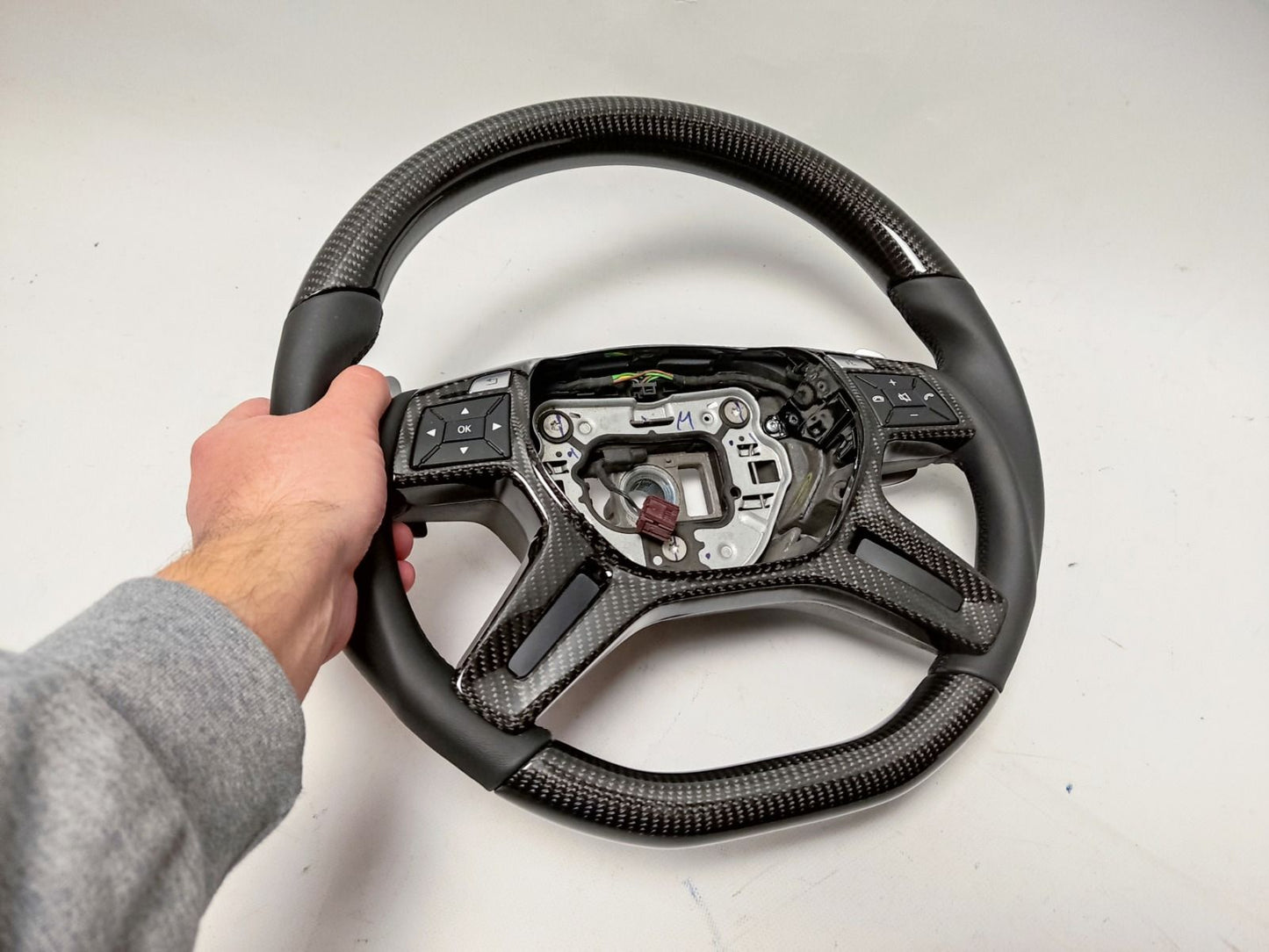 Mercedes-Benz G-Class E-Class GL ML W463 W166 W212 Steering Wheel Carbon Leather