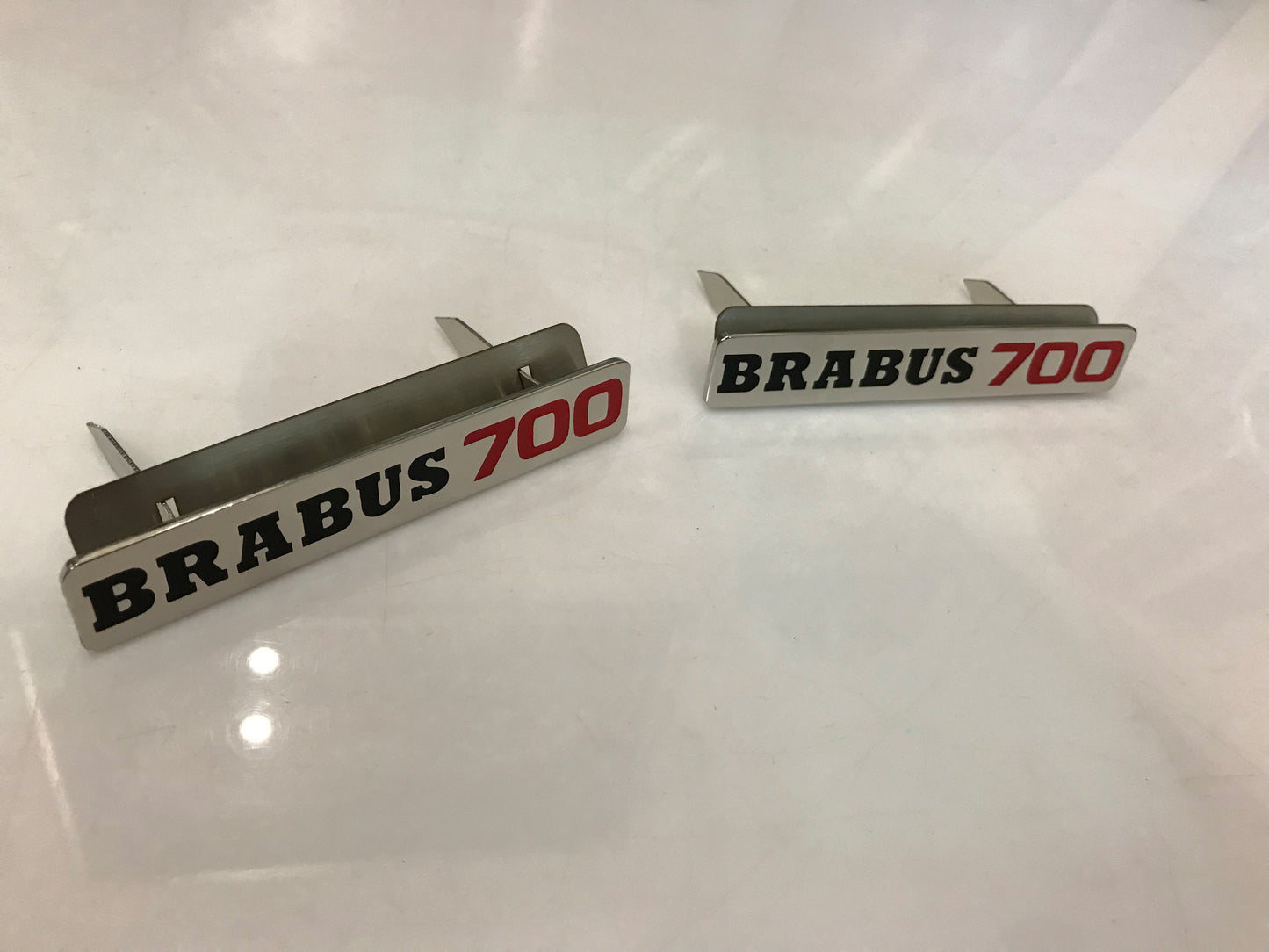 Metal Floor Mats Emblem Brabus 700 Style Badge for Mercedes-Benz W463 G-Class 2pcs