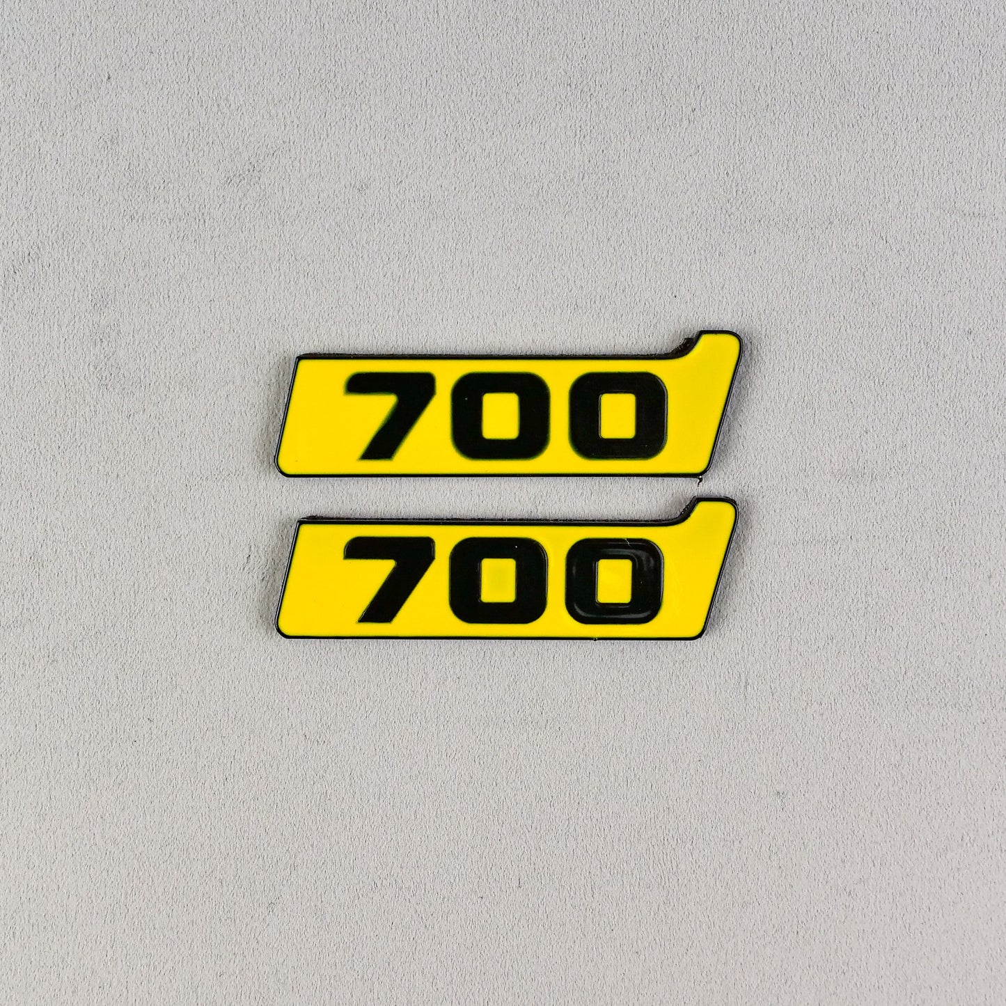 Metal Brabus 700 Yellow Fenders Emblem Logo Badges for Mercedes-Benz W463 W463A G-Class