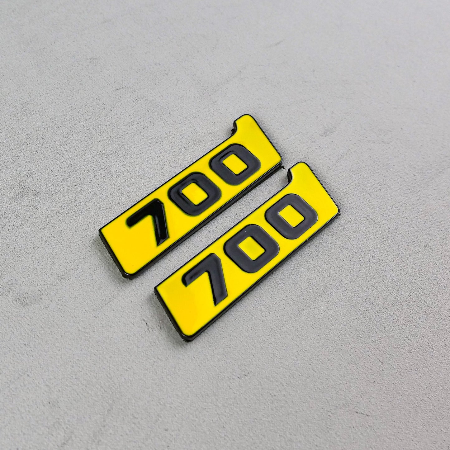 Metal Brabus 700 Yellow Fenders Emblem Logo Badges for Mercedes-Benz W463 W463A G-Class