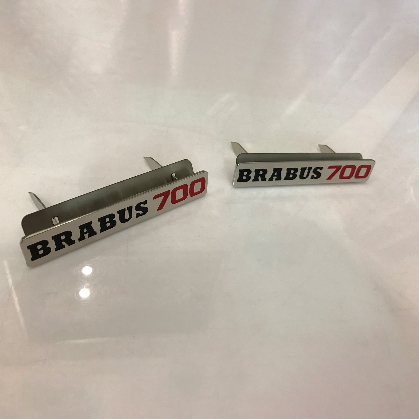 Metal Floor Mats Emblem Brabus 700 Style Badge for Mercedes-Benz W463 G-Class 2pcs