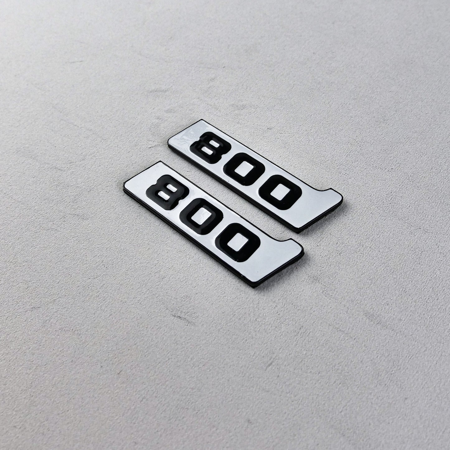 Superwhite Fender Emblems 800 Logo Badges for Mercedes-Benz W463 W463A G-Class G Wagon