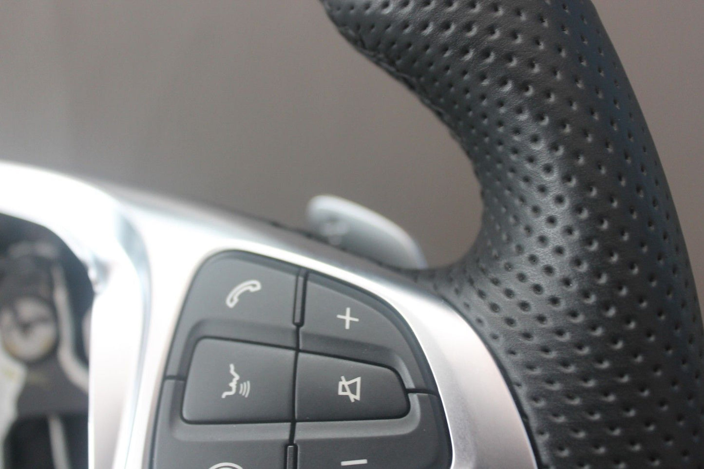 Mercedes-Benz A B C-Class W176 W205 W246 Steering Wheel AMG Style logo