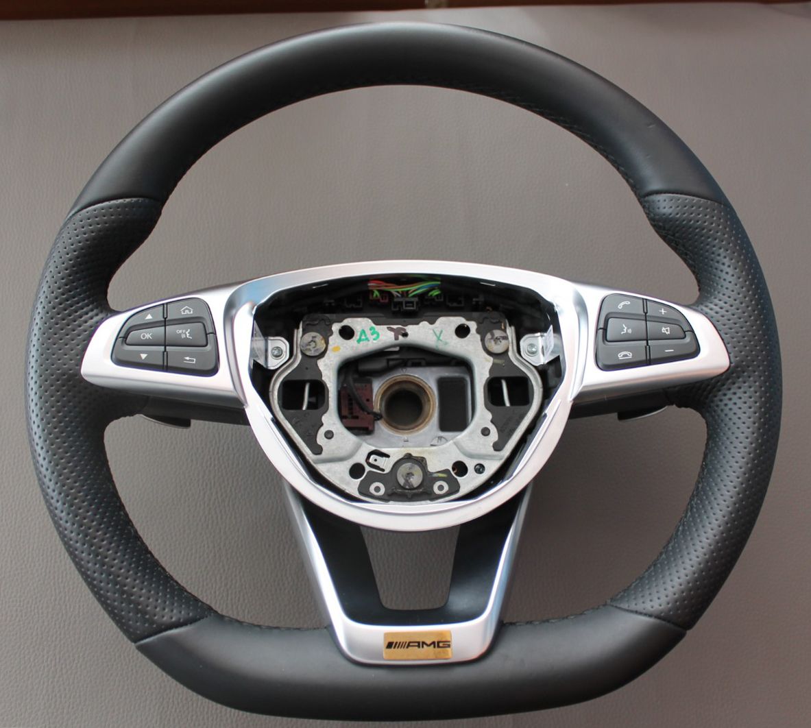 Mercedes-Benz A B C-Class W176 W205 W246 Steering Wheel AMG Style logo