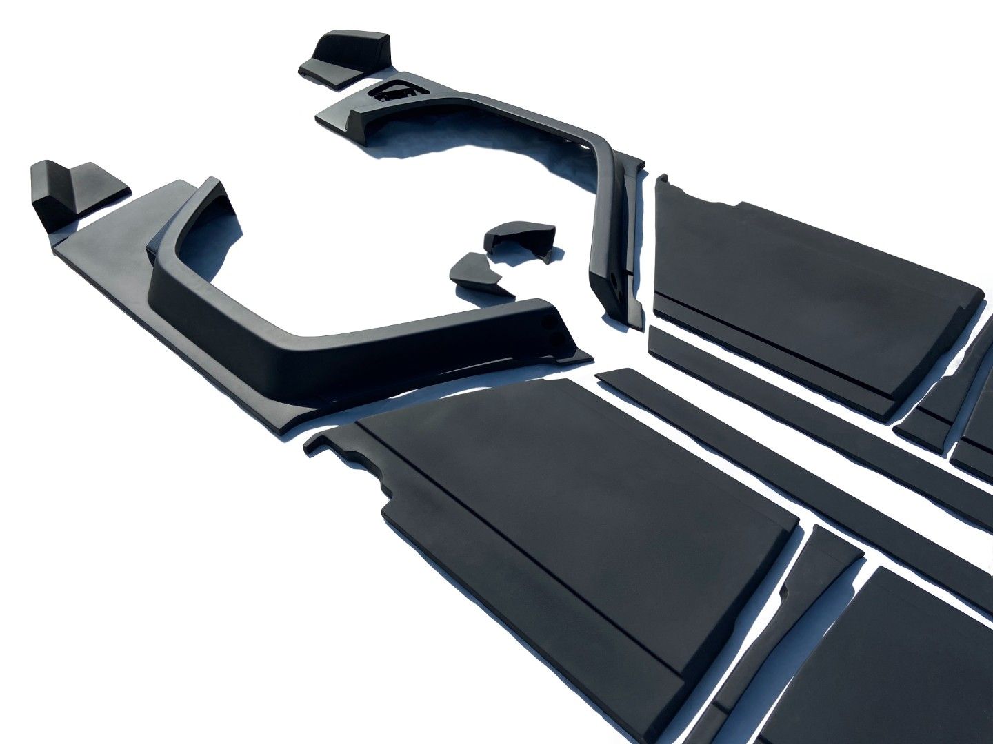 Brabus Style Fiberglass Widestar Body Kit with Carbon Elements for Mercedes-Benz G-Class W463 (23 elements)