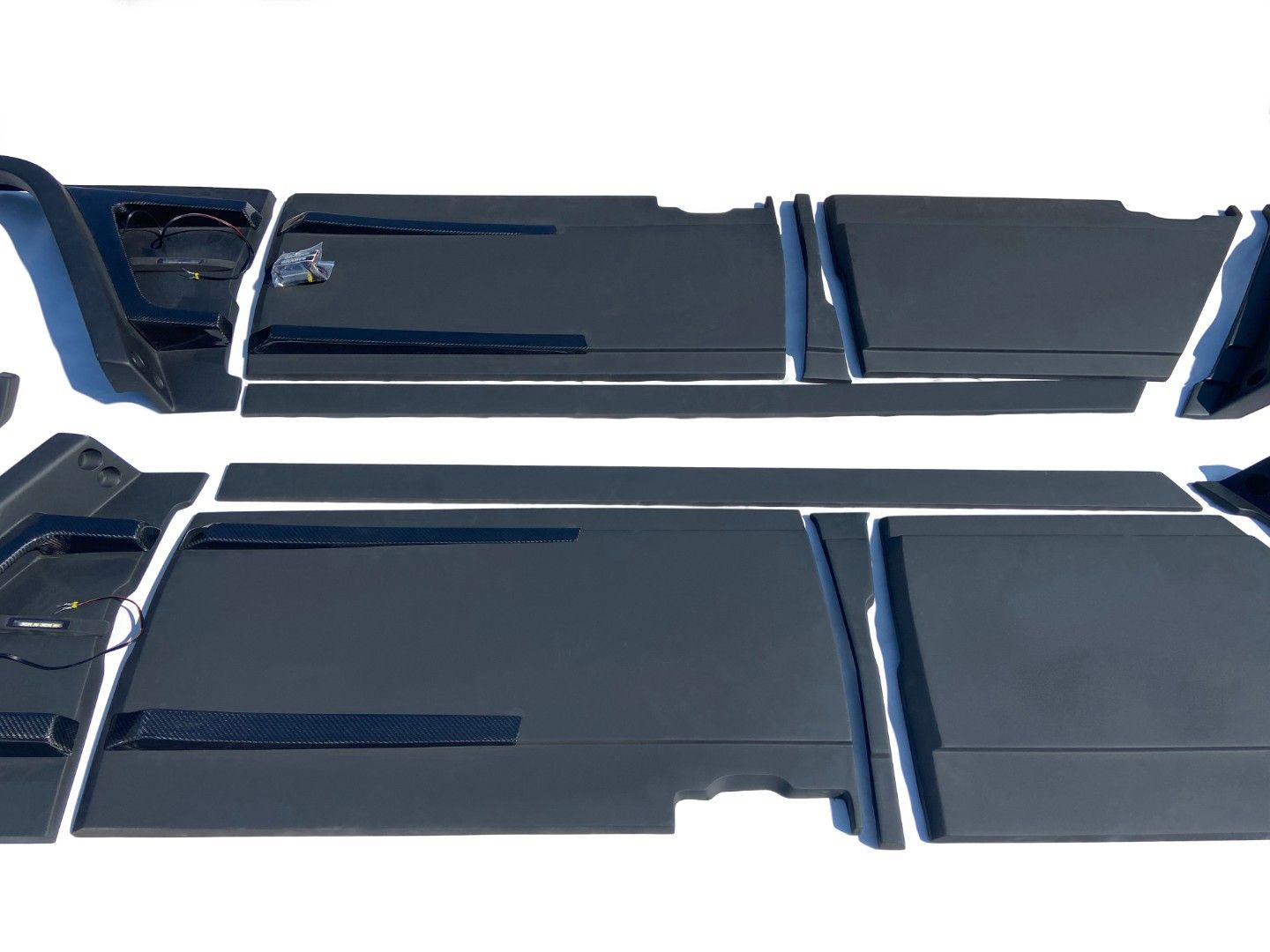Brabus Style Fiberglass Widestar Body Kit with Carbon Elements for Mercedes-Benz G-Class W463 (23 elements)