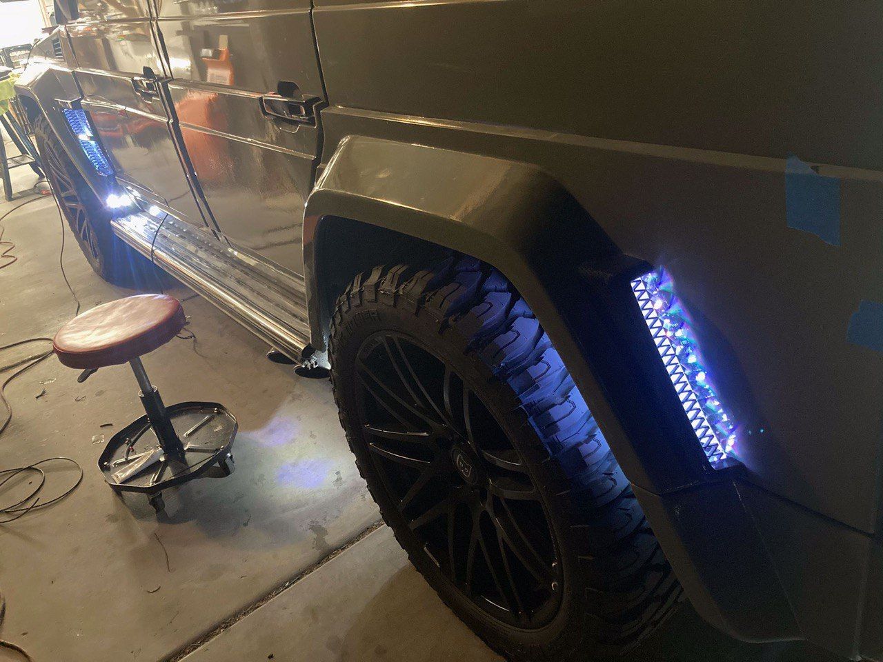 Brabus Style Fiberglass Widestar Body Kit with Carbon Elements for Mercedes-Benz G-Class G Wagon W463 3-door (16 elements)