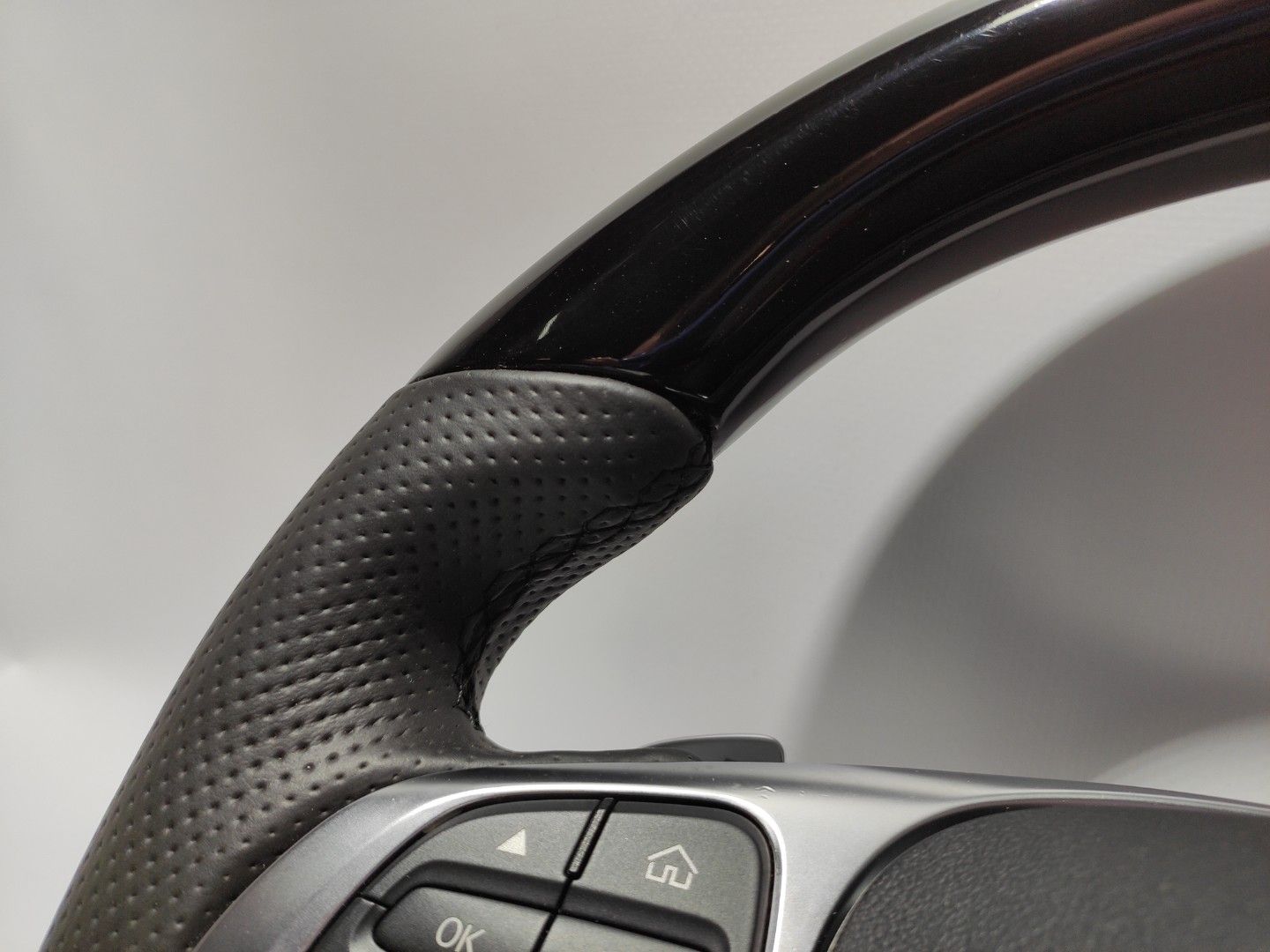 Mercedes-Benz GLE GLC GLS C CLA W205 W166 X166 Steering Wheel Piano Black Leather