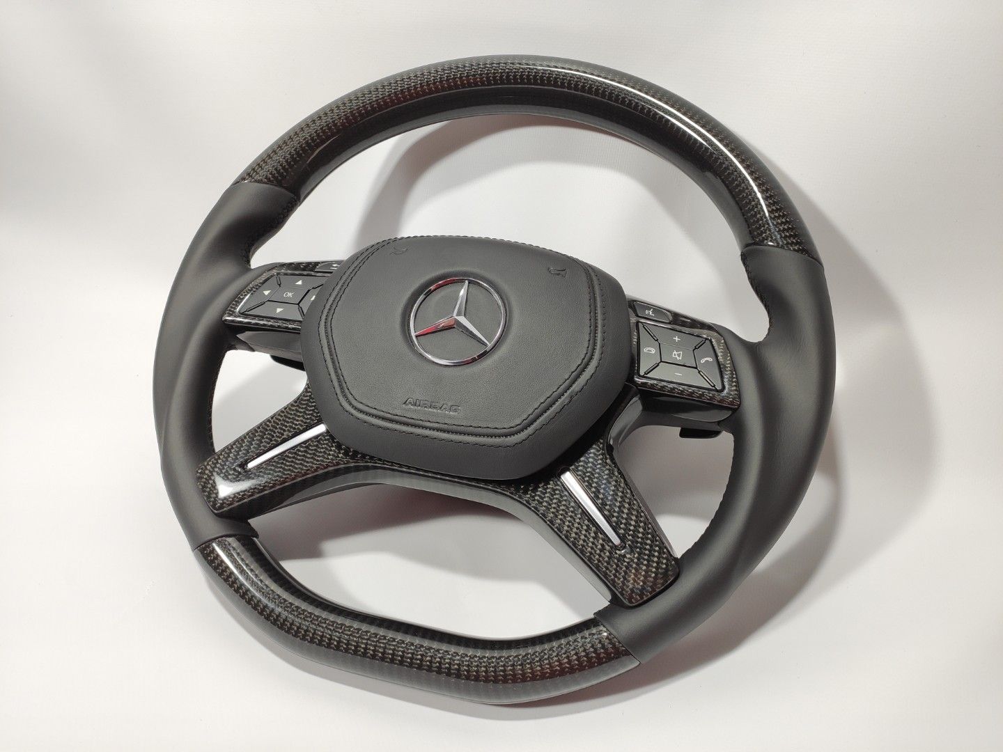 Mercedes-Benz ML W166 GL GLS GLE W292 G W463 W212 E Steering Wheel Leather Carbon Fiber