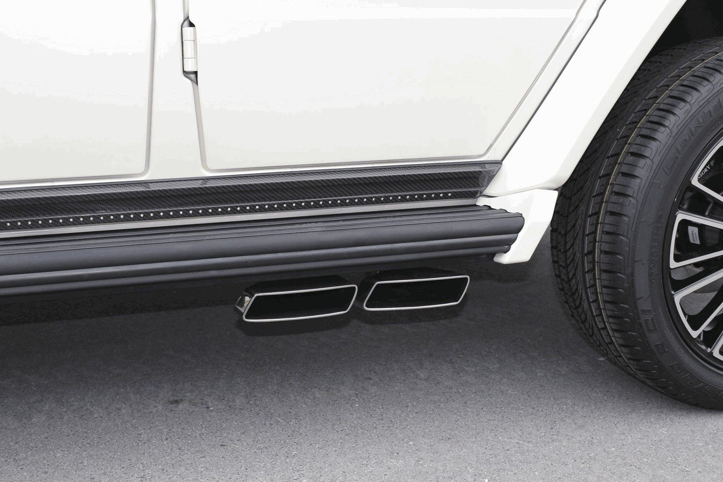 Mercedes-Benz G-Wagon W463 Mansory Style Carbon Fiber Lower Moldings with LED