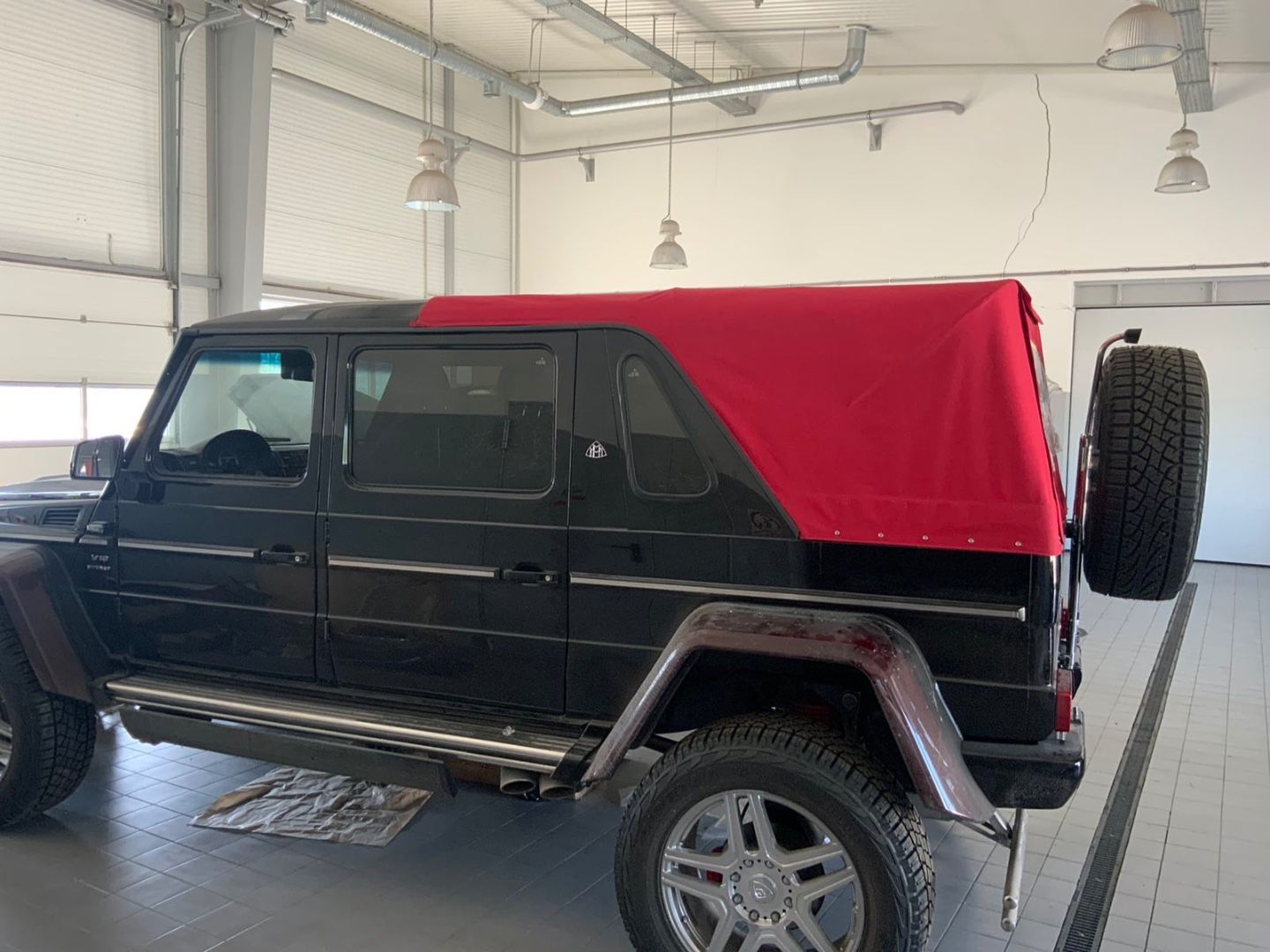Mechanical Folding Roof for Landaulet Maybach Mercedes W463 4 Door