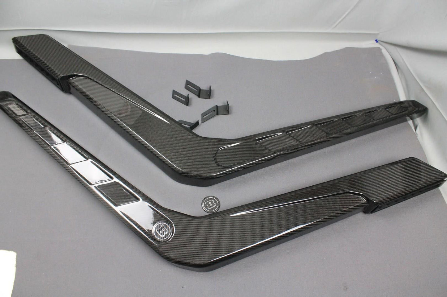 Mercedes-Benz W463 G-Wagon Brabus Style Carbon Fiber Air Intake Snorkels + Badges Set